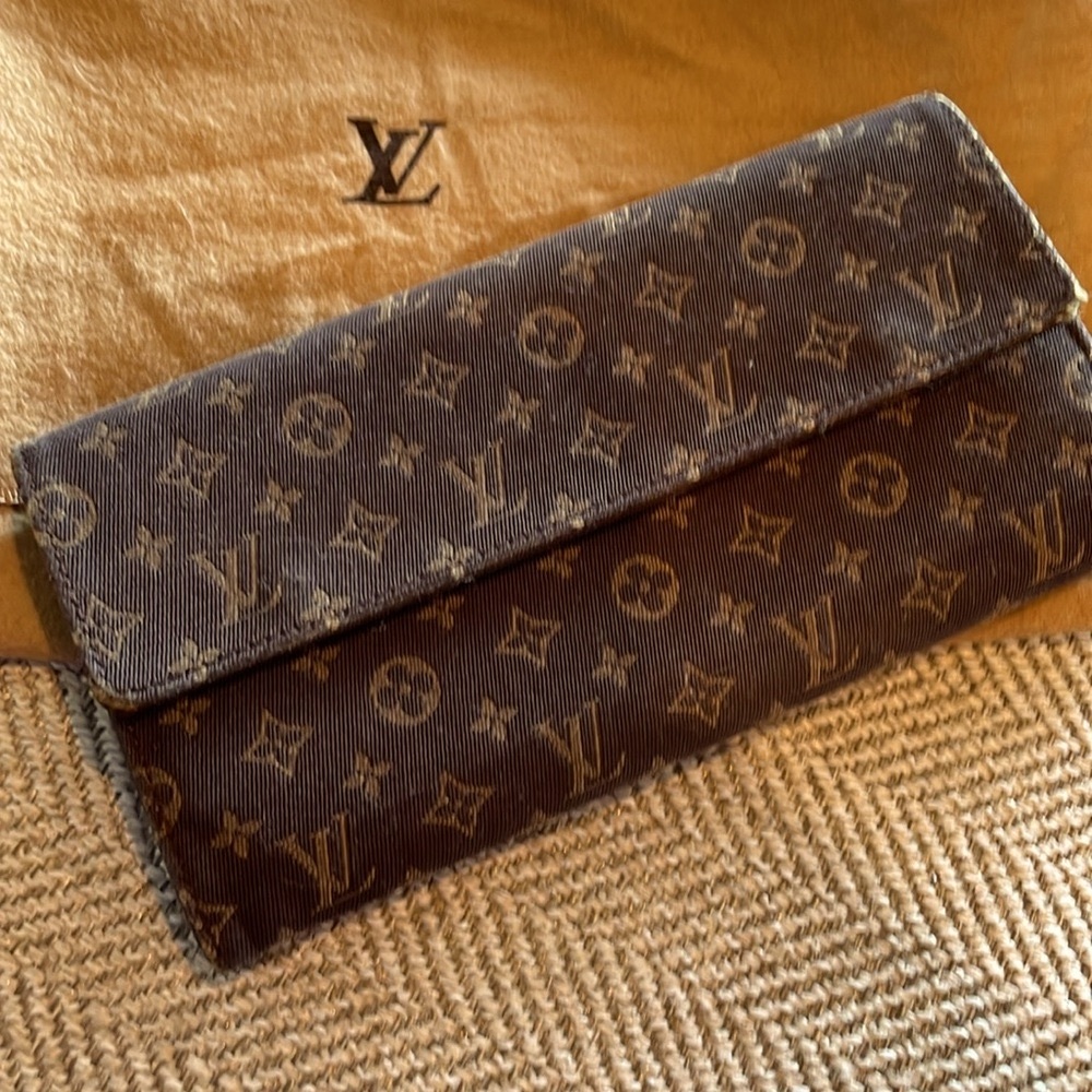 Louis Vuitton Mini Lin Sarah Wallet